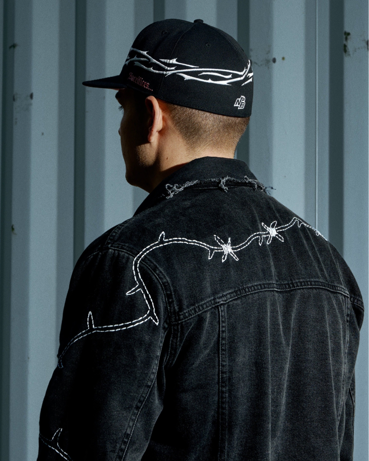 SACRIFICES BLACK FITTED