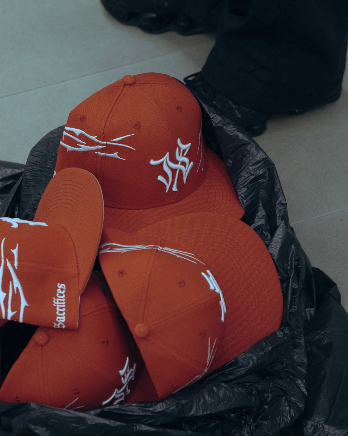 SACRIFICES RED FITTED